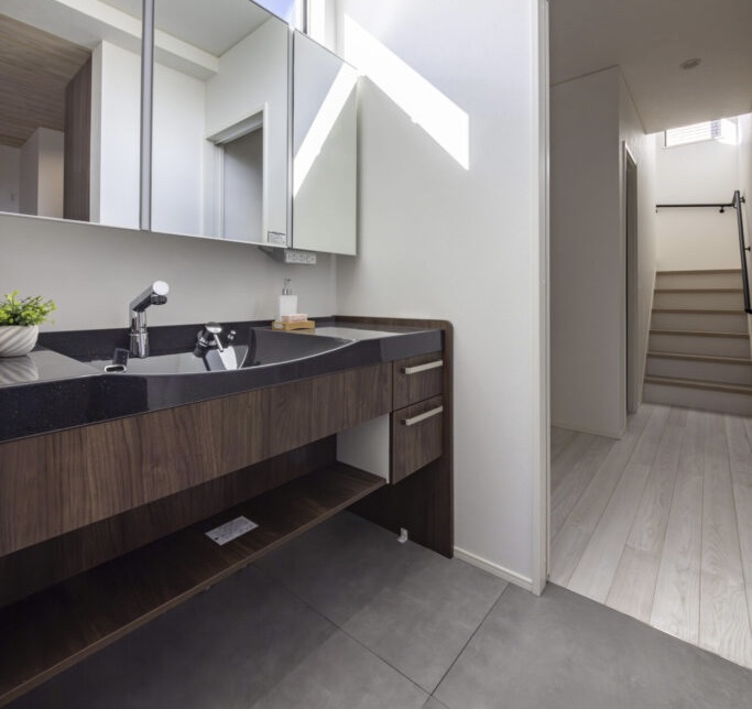 廊下から入る洗面室